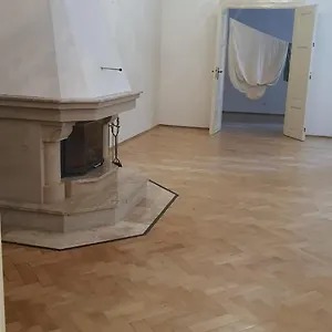 Palace View: Luxury Shared With Vr Experience Prague
