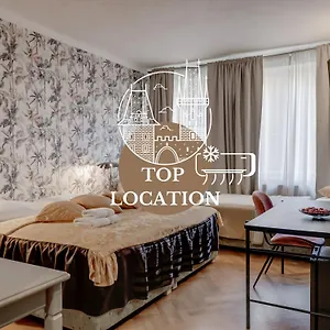 Aparthotel Louren Charles Bridge